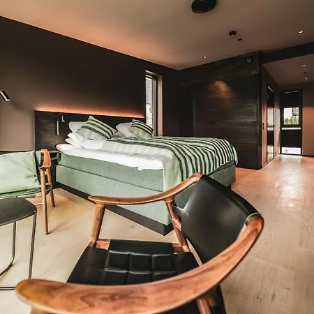 Elva Hotel