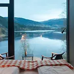 Elva Hotel *