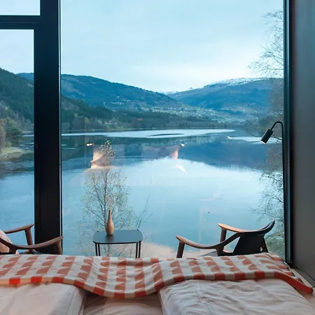 Elva Hotel *